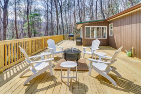 Bright Family Cabin in Lost City with Expansive Deck